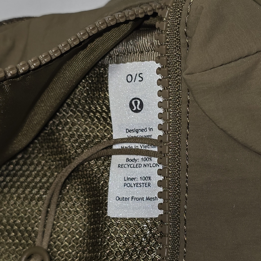 Lululemon Clean Lines Belt Bag Artifact Brand New Without Tags NWOT 2B - Picture 8 of 10